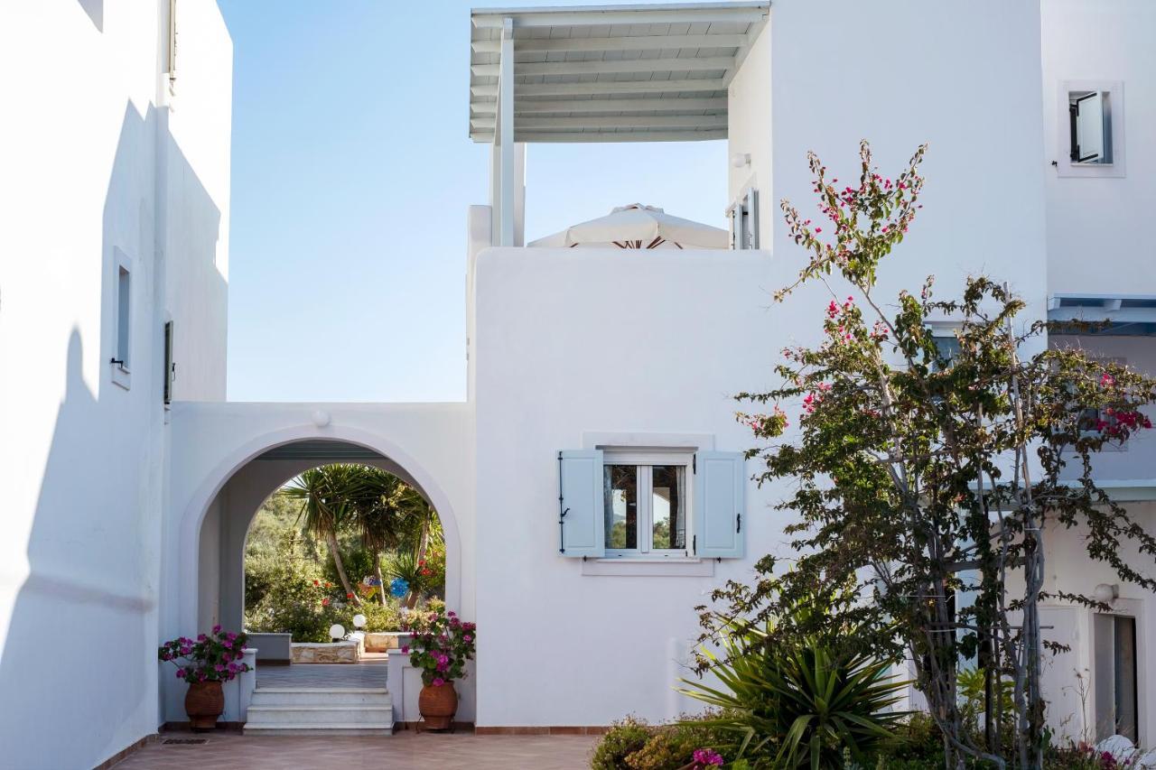 Paktia Villas Парос Екстериор снимка