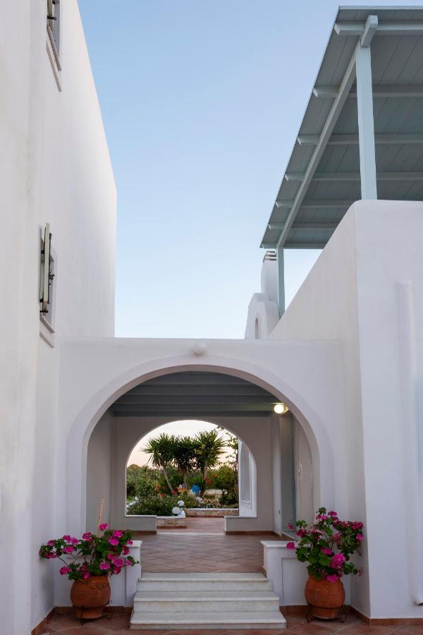 Paktia Villas Парос Екстериор снимка