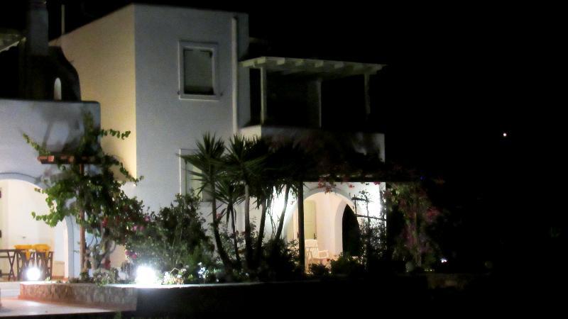 Paktia Villas Парос Екстериор снимка